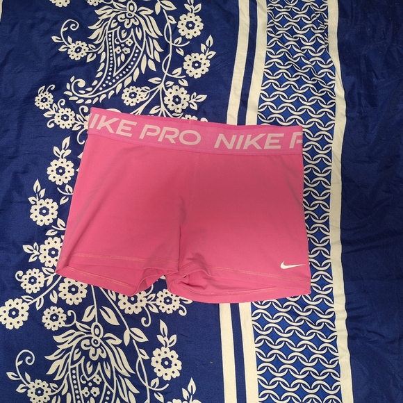 Pink Nike Pro Set - Picture 8 of 9